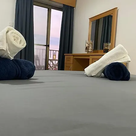 Spacious Bugibba Seafront Free Parking & Wifi 펜션 세인트폴스베이