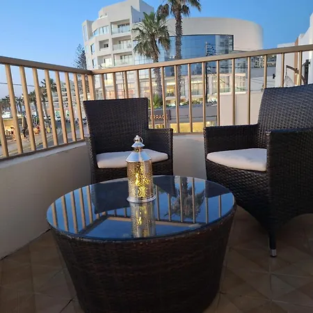 Spacious Bugibba Seafront Free Parking & Wifi * 세인트폴스베이