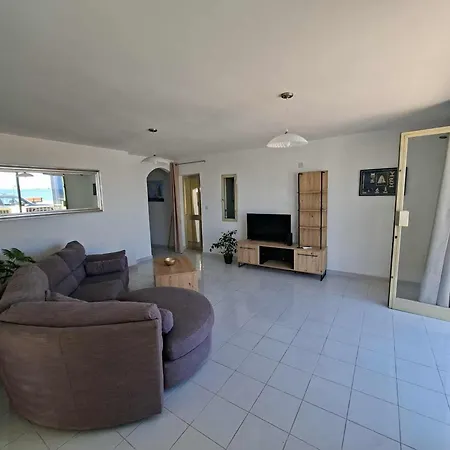 Spacious Bugibba Seafront Free Parking & Wifi St. Paul's Bay