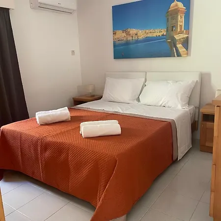 Spacious Bugibba Seafront Free Parking & Wifi * 세인트폴스베이