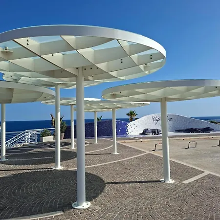 Ferienhaus Spacious Bugibba Seafront Free Parking & Wifi *