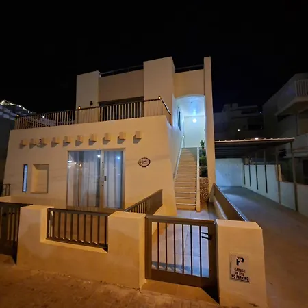 펜션 Spacious Bugibba Seafront Free Parking & Wifi