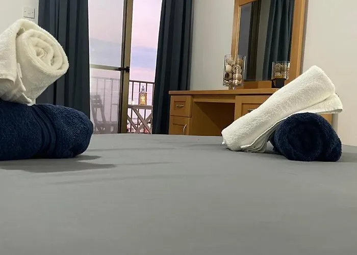 Spacious Bugibba Seafront Free Parking & Wifi 度假居 圣保罗湾城