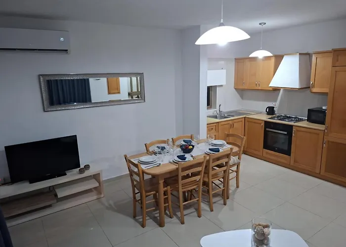 Spacious Bugibba Seafront Free Parking & Wifi *