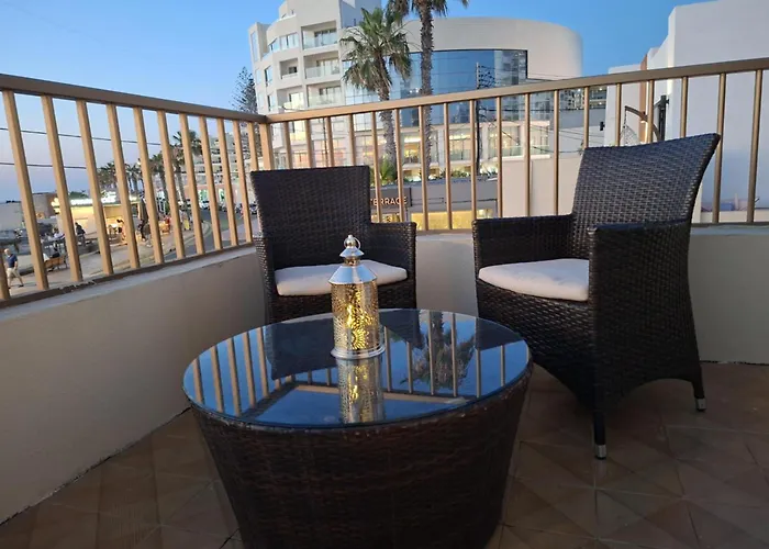 Spacious Bugibba Seafront Free Parking & Wifi * 圣保罗湾城