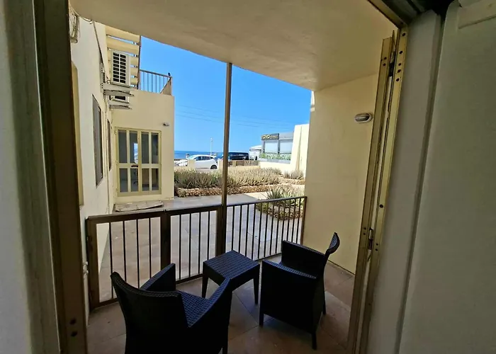 Spacious Bugibba Seafront Free Parking & Wifi * 圣保罗湾城