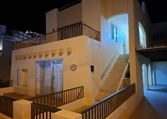 度假居 Spacious Bugibba Seafront Free Parking & Wifi 圣保罗湾城