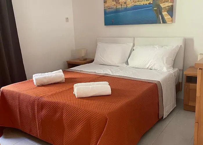 Spacious Bugibba Seafront Free Parking & Wifi * 圣保罗湾城