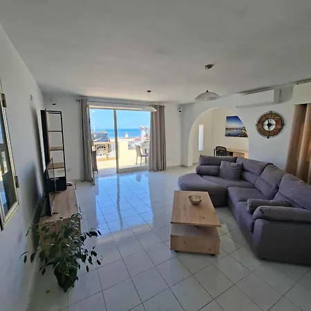 Holiday home Spacious Bugibba Seafront Free Parking & Wifi
