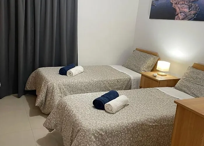 Tatil Evi Spacious Bugibba Seafront Free Parking & Wifi St. Paul's Bay