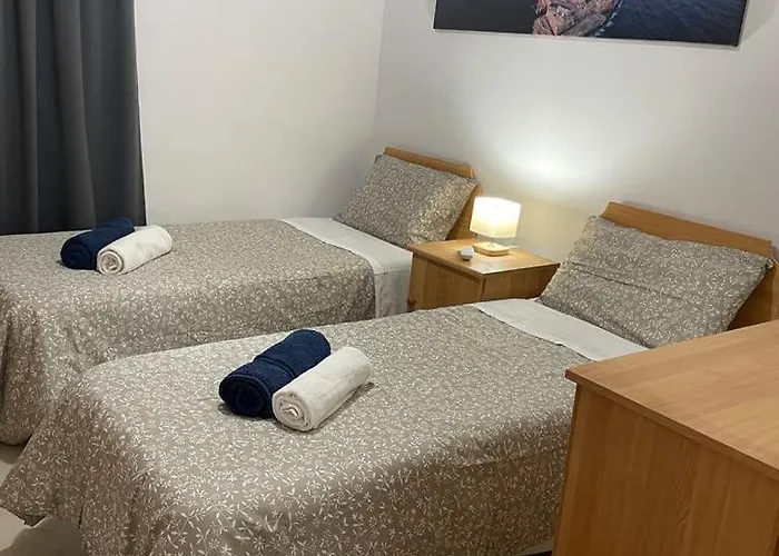 Spacious Bugibba Seafront Free Parking & Wifi St. Paul's Bay