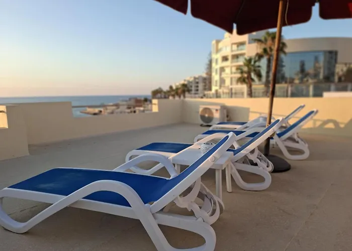 Spacious Bugibba Seafront Free Parking & Wifi