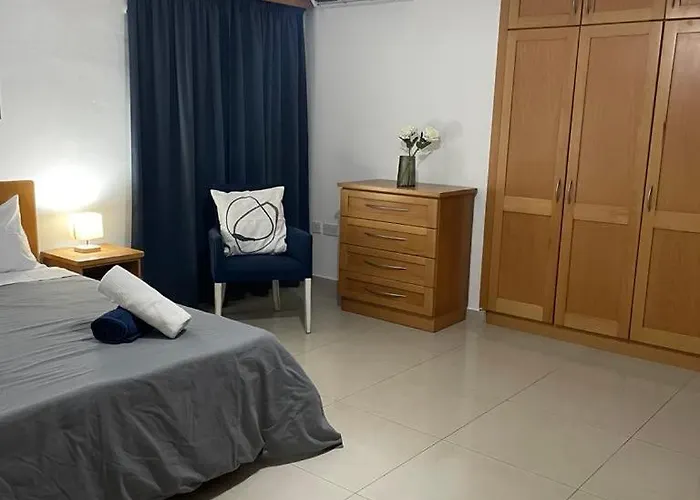 Spacious Bugibba Seafront Free Parking & Wifi San Pawl il-Baħar