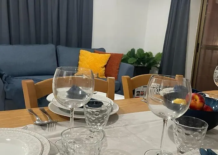 Spacious Bugibba Seafront Free Parking & Wifi Tatil Evi