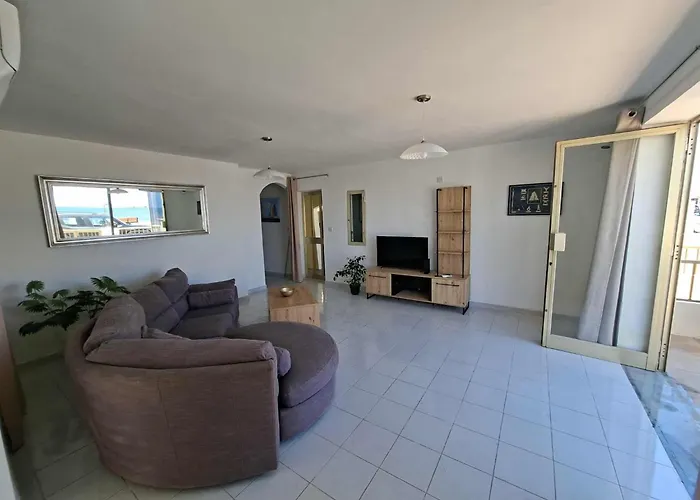 Spacious Bugibba Seafront Free Parking & Wifi San Pawl il-Baħar