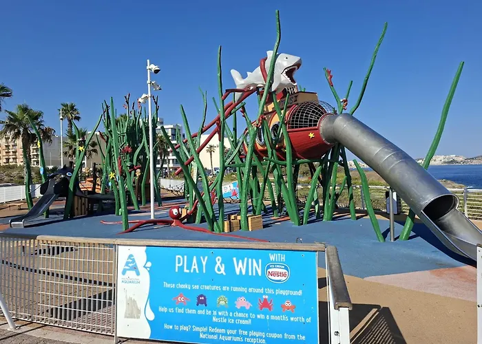 Hébergement de vacances Spacious Bugibba Seafront Free Parking & Wifi *