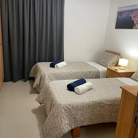 Spacious Bugibba Seafront 5br Free Parking & Wifi Semesterbostad