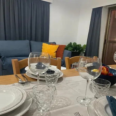 Spacious Bugibba Seafront 5br Free Parking & Wifi Semesterbostad
