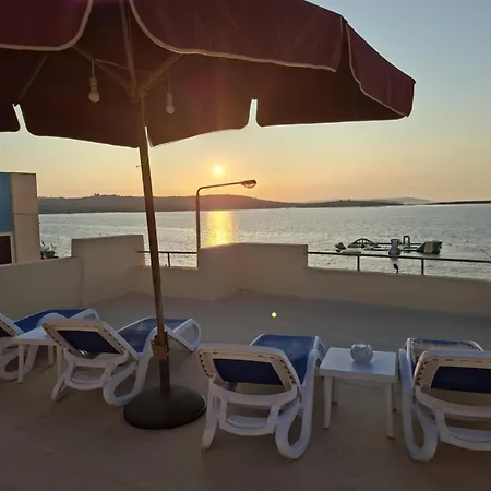 Spacious Bugibba Seafront 5br Free Parking & Wifi Semesterbostad St. Paul's Bay