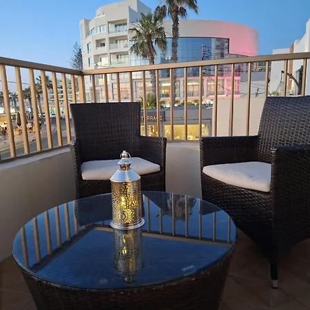 Spacious Bugibba Seafront 5br Free Parking & Wifi Semesterbostad St. Paul's Bay